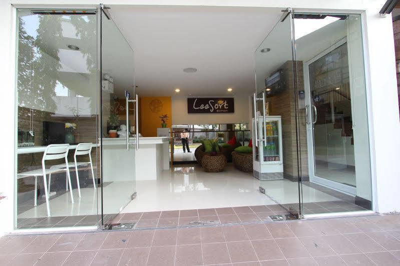 Leesort @ Onnuch Hotel Banguecoque Exterior foto
