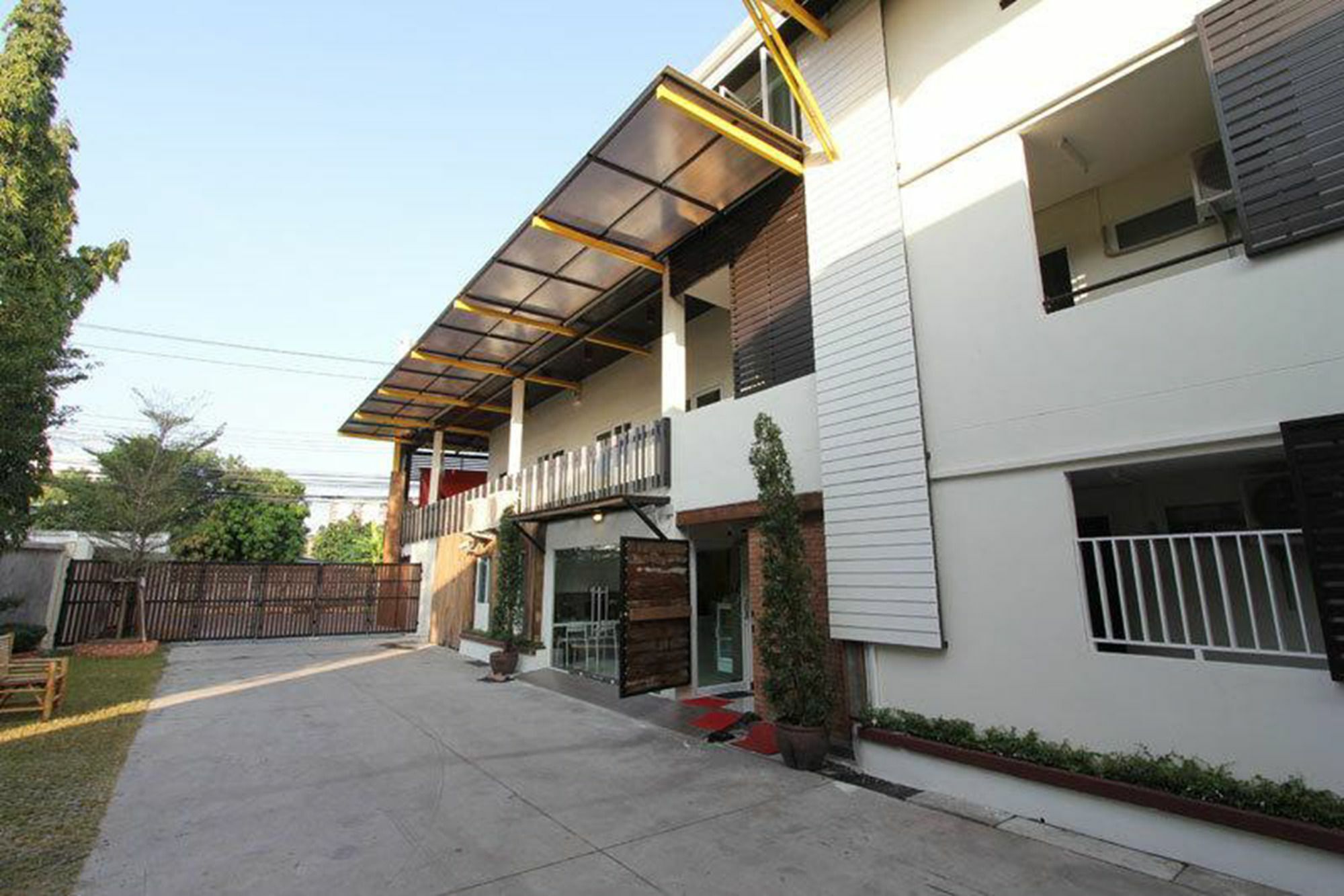 Leesort @ Onnuch Hotel Banguecoque Exterior foto