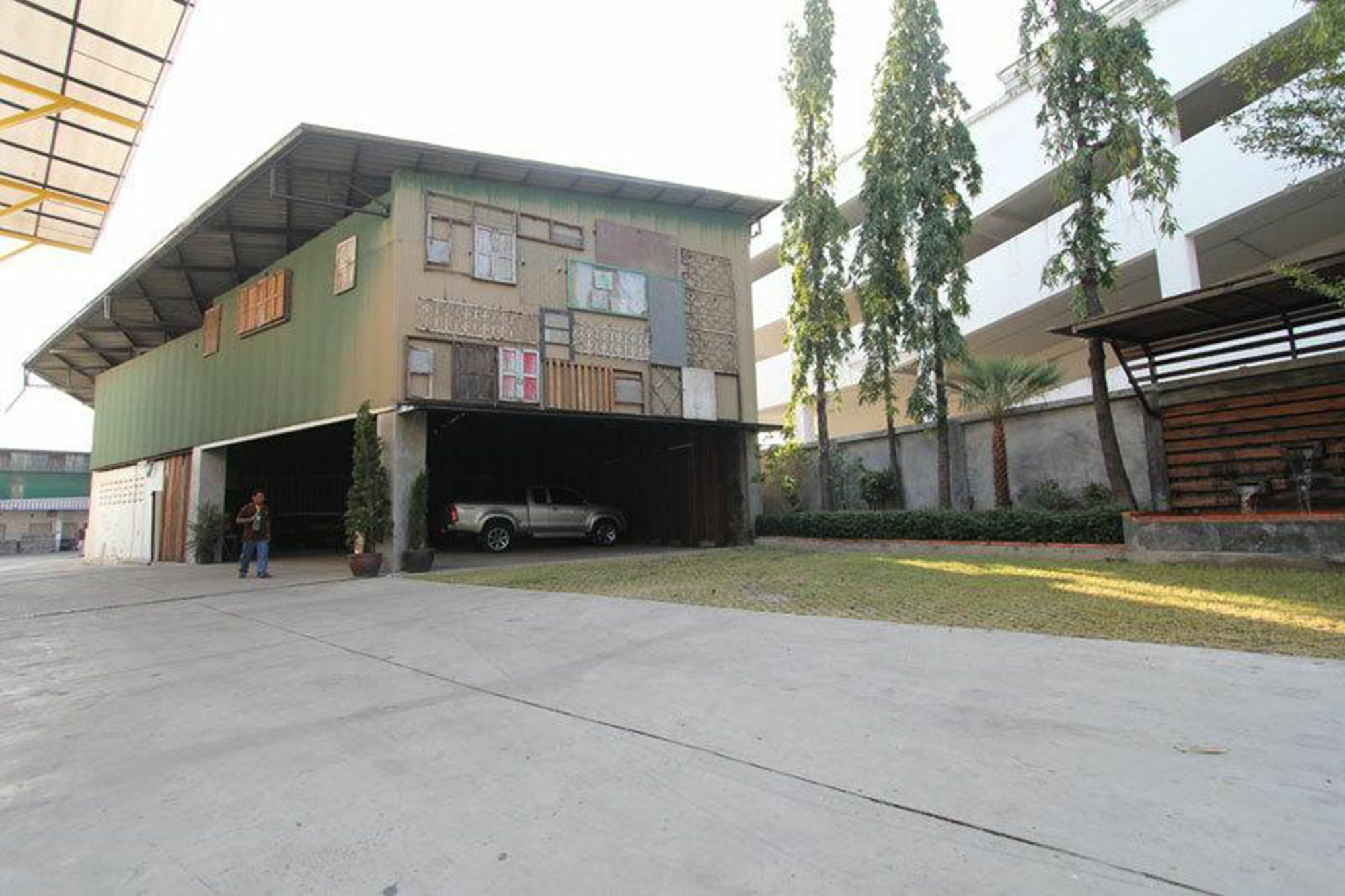 Leesort @ Onnuch Hotel Banguecoque Exterior foto